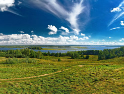 Strusta_Lake_-_Panorama